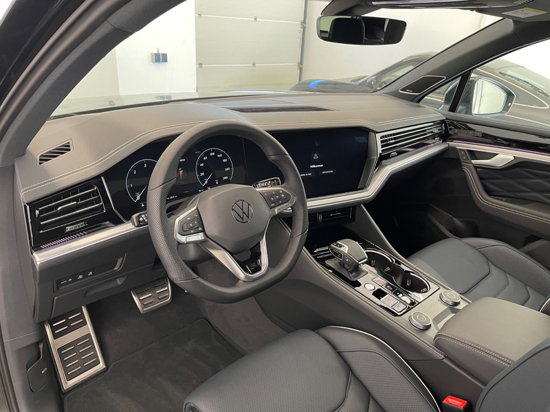 Volkswagen Touareg 3.0 TDI 4Mo R-Line*Voll*Sthz*ACC*22 Zoll — photo 9