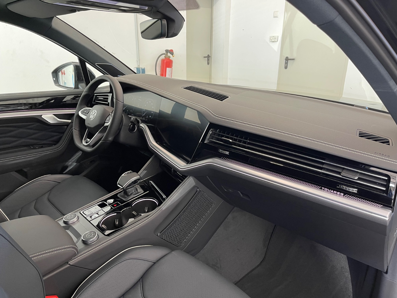 Volkswagen Touareg 3.0 TDI 4Mo R-Line*Voll*Sthz*ACC*22 Zoll — photo 11