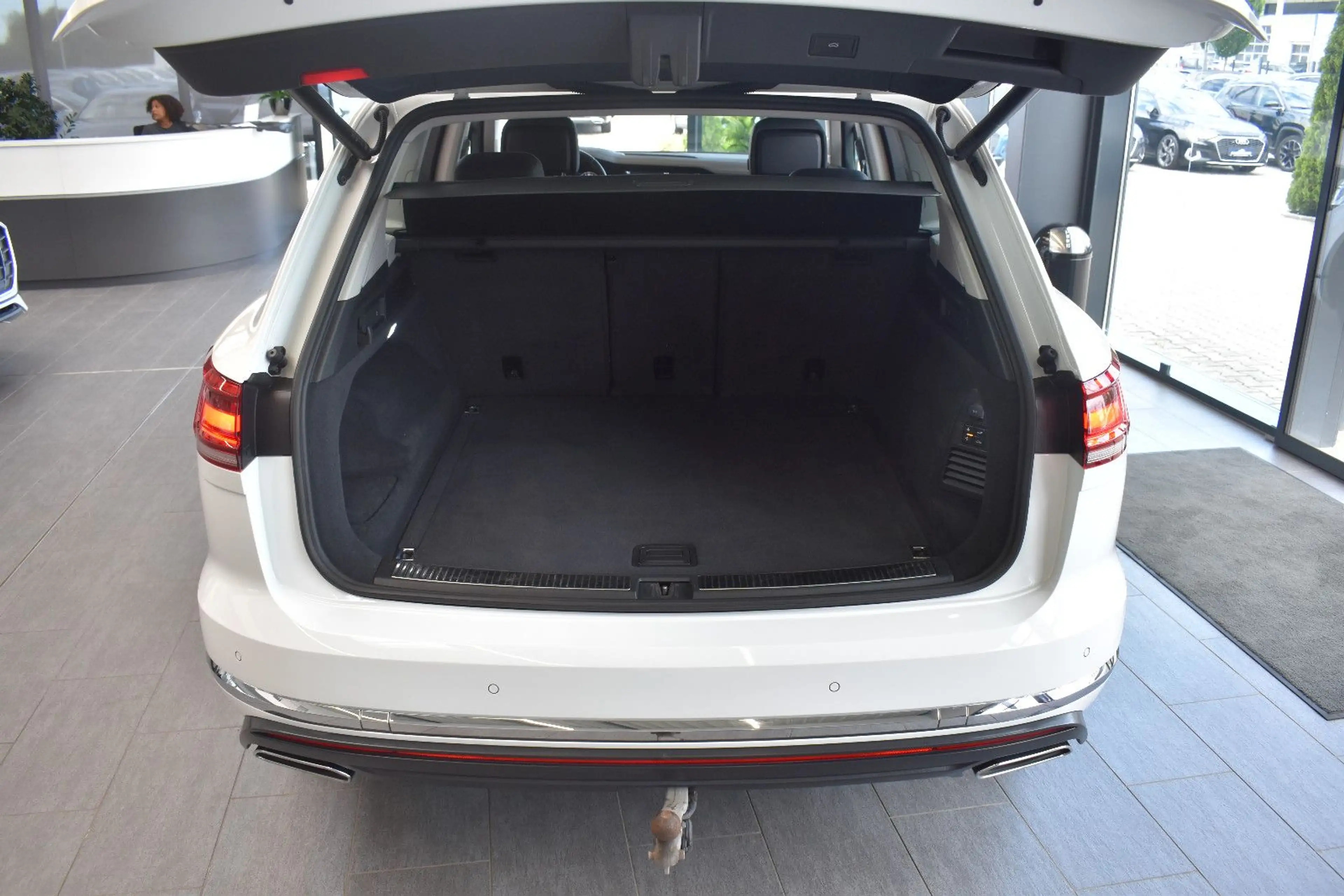 Volkswagen Touareg V6 3.0TDI Elegance 4Motion LED~VirtC~ACC — photo 12