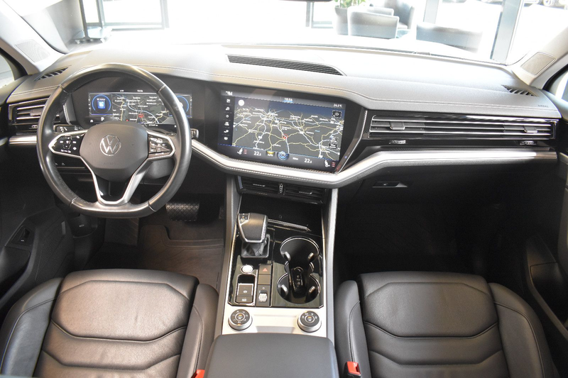 Volkswagen Touareg V6 3.0TDI Elegance 4Motion LED~VirtC~ACC — photo 3