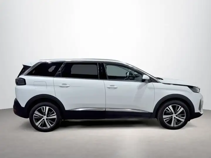 Peugeot 5008 2023, foto 3