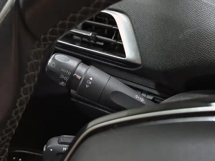 Peugeot 5008 2023, foto 16