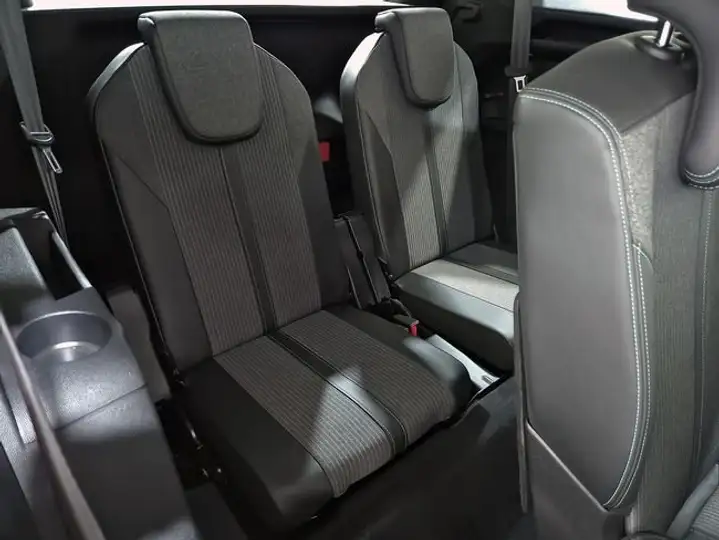 Peugeot 5008 2023, foto 12
