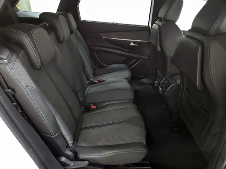 Peugeot 5008 2023, foto 8