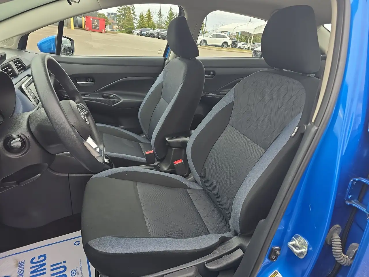 Nissan Versa снимка Nissan Versa