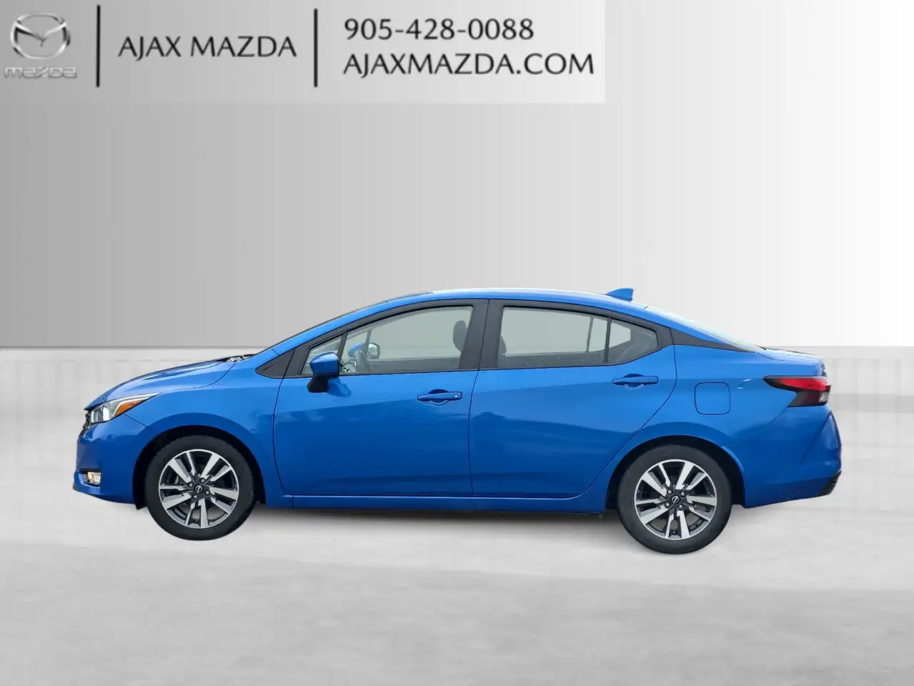 Nissan Versa снимка Nissan Versa