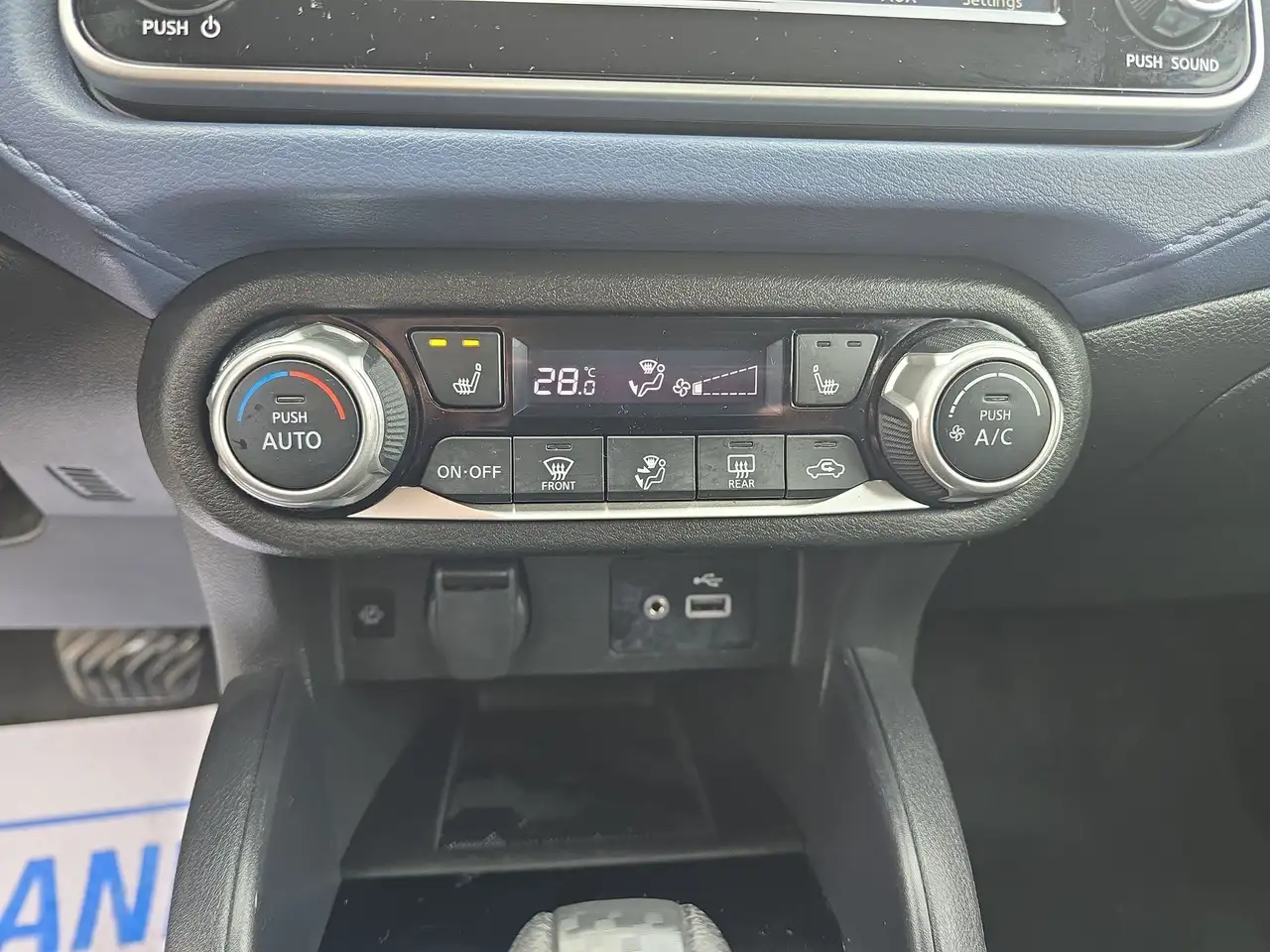 Nissan Versa снимка Nissan Versa