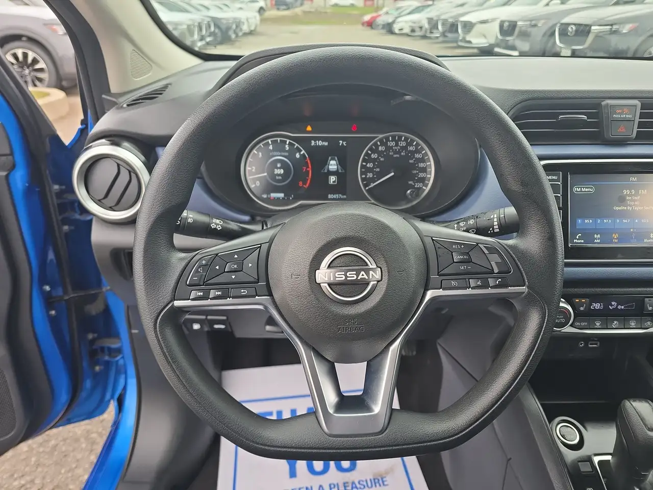 Nissan Versa снимка Nissan Versa