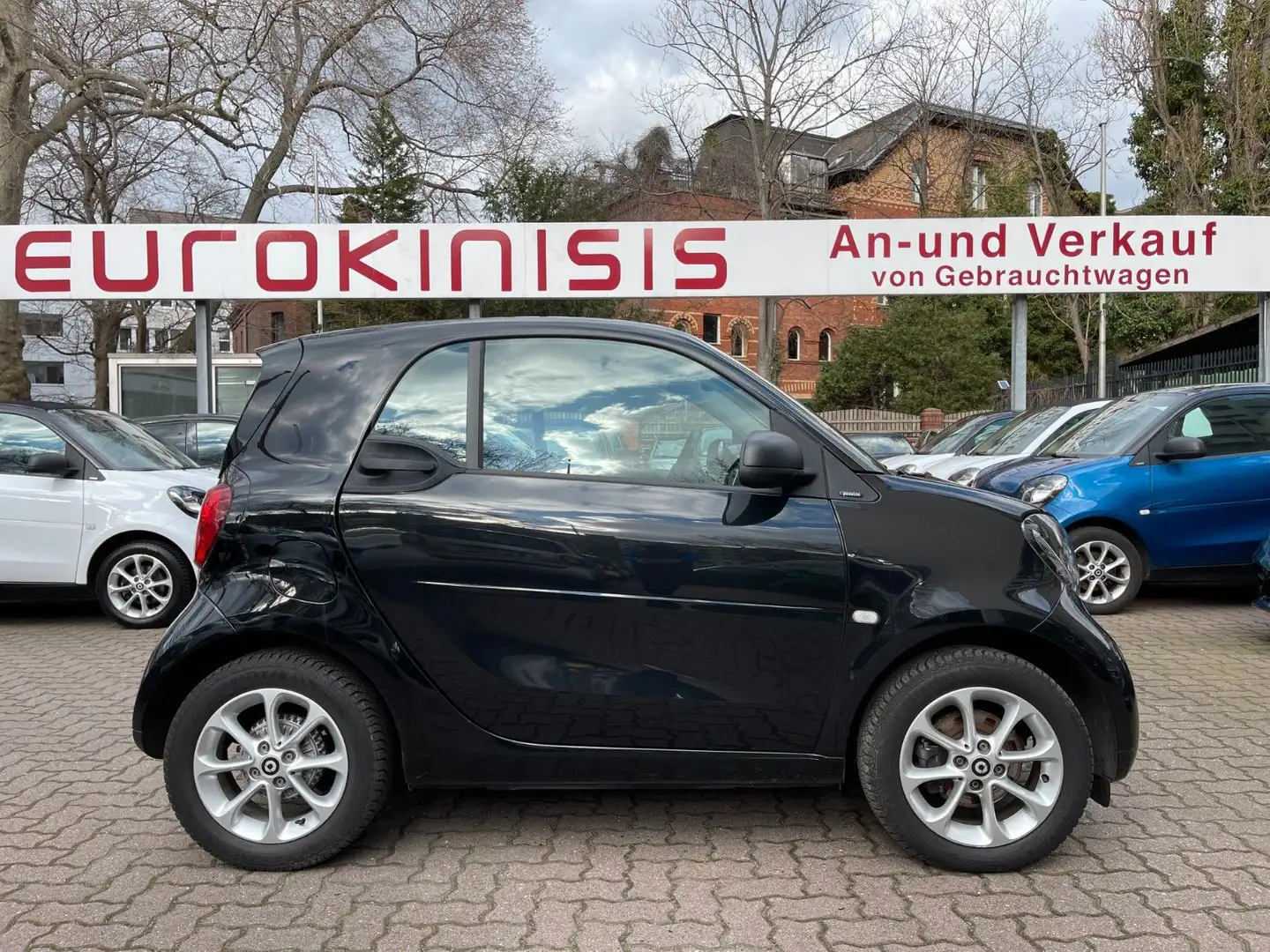 smart forTwo fortwo 66kW passion DCT*PANORAMA*SHZ*NAVI* Noir - 1