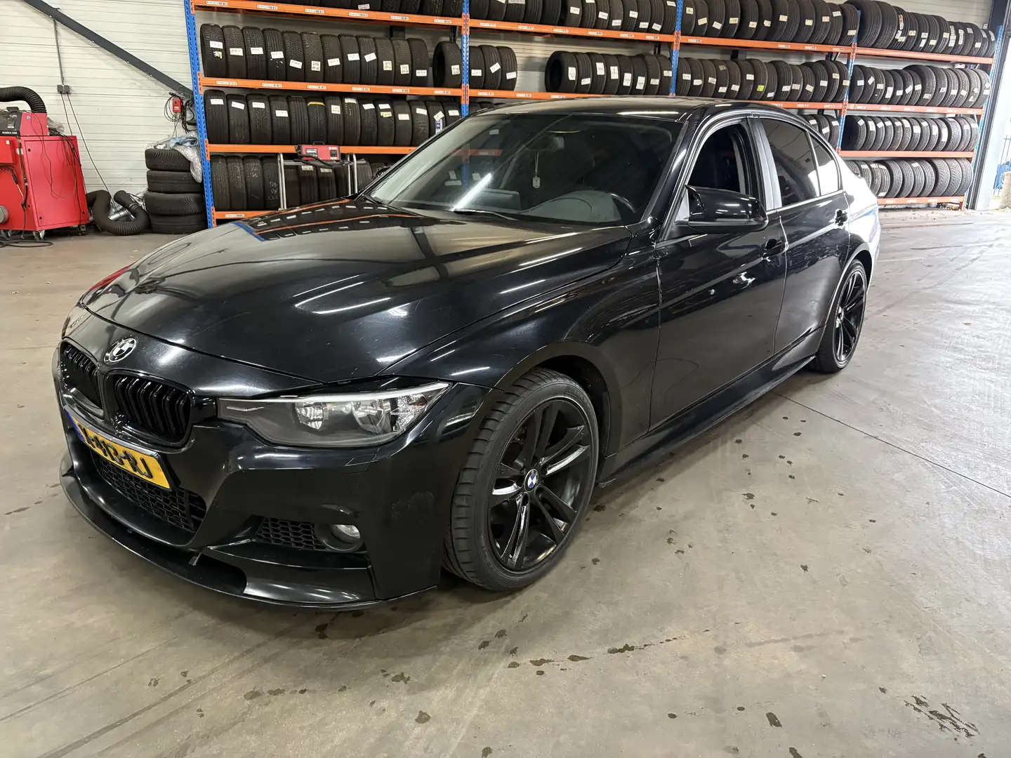 BMW 328 Bmw 328i 2015 zwart 245PK - 1