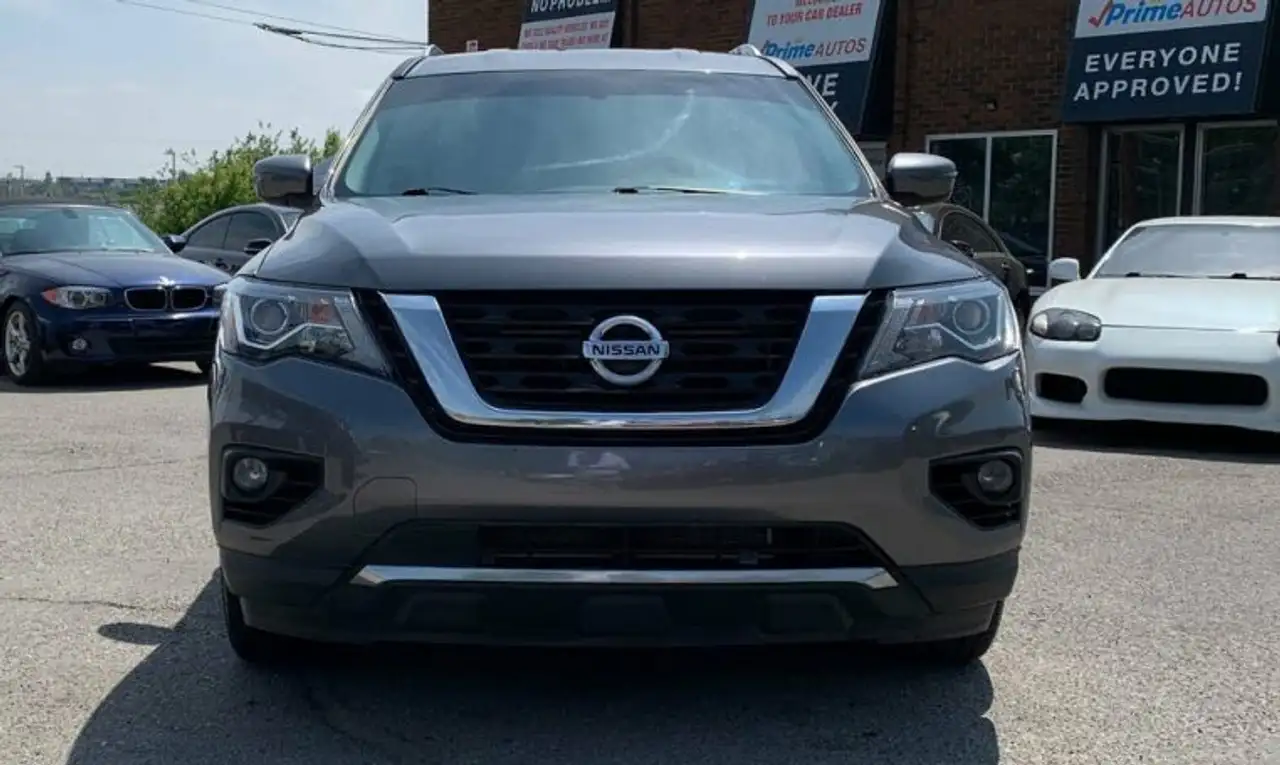 Nissan Pathfinder снимка Nissan Pathfinder
