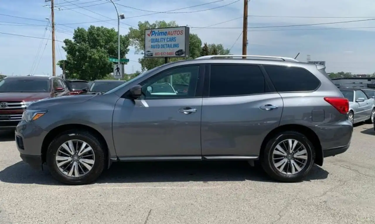 Nissan Pathfinder снимка Nissan Pathfinder