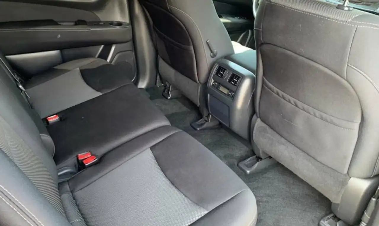 Nissan Pathfinder снимка Nissan Pathfinder