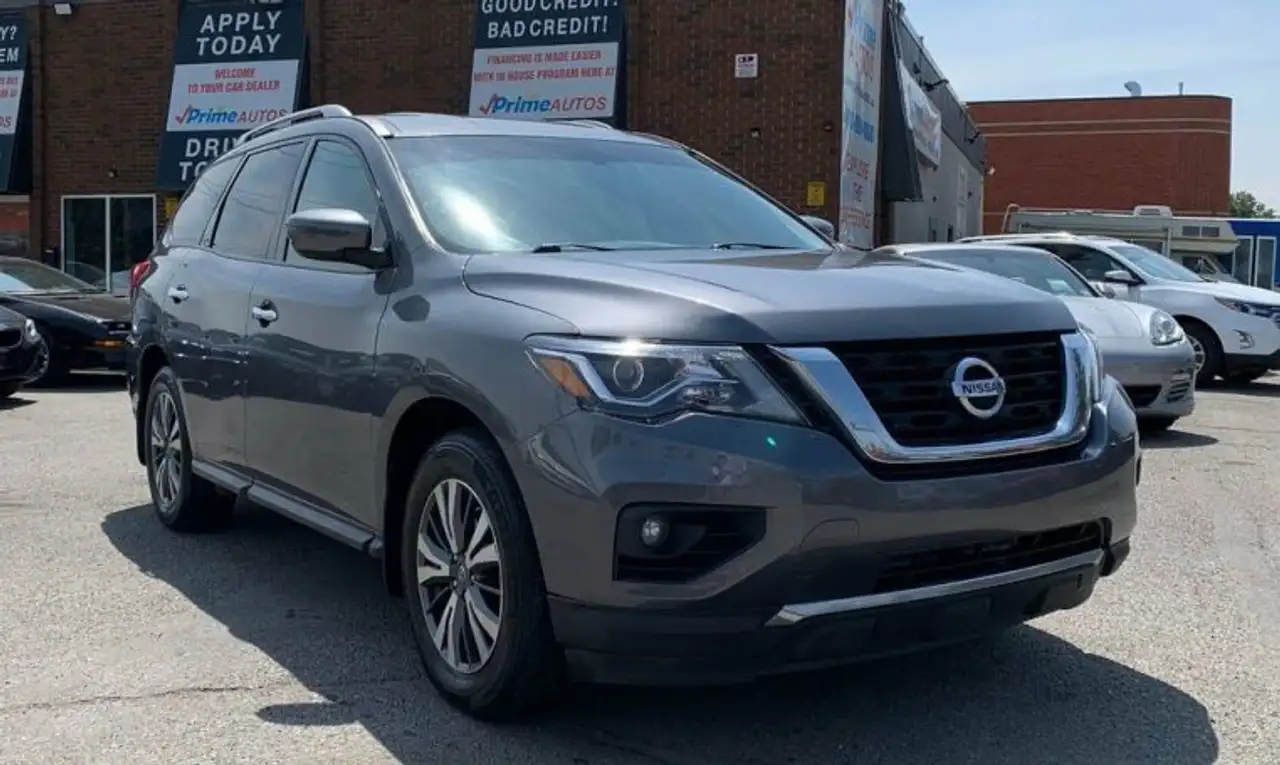 Nissan Pathfinder снимка Nissan Pathfinder