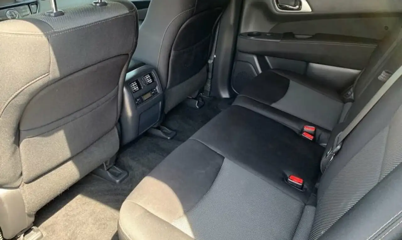 Nissan Pathfinder снимка Nissan Pathfinder