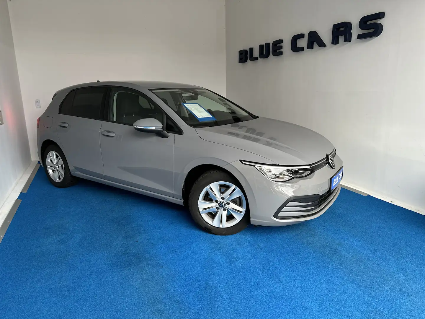 Volkswagen Golf VIII 2,0 DSG/Life/NAV/LED/ACC/AppleCarPlay Gris - 1