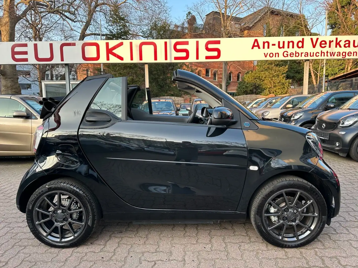smart forTwo fortwo Cabrio EQ*EXCL*60kW*LED*NAVI*SHZ*PTS*KAM Fekete - 1