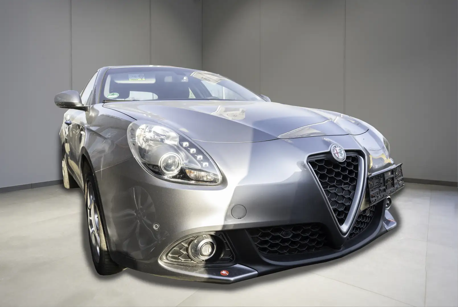 Alfa Romeo Giulietta Super 1.4 TB 120 Grau - 2