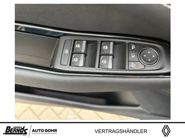 Renault Austral view 11
