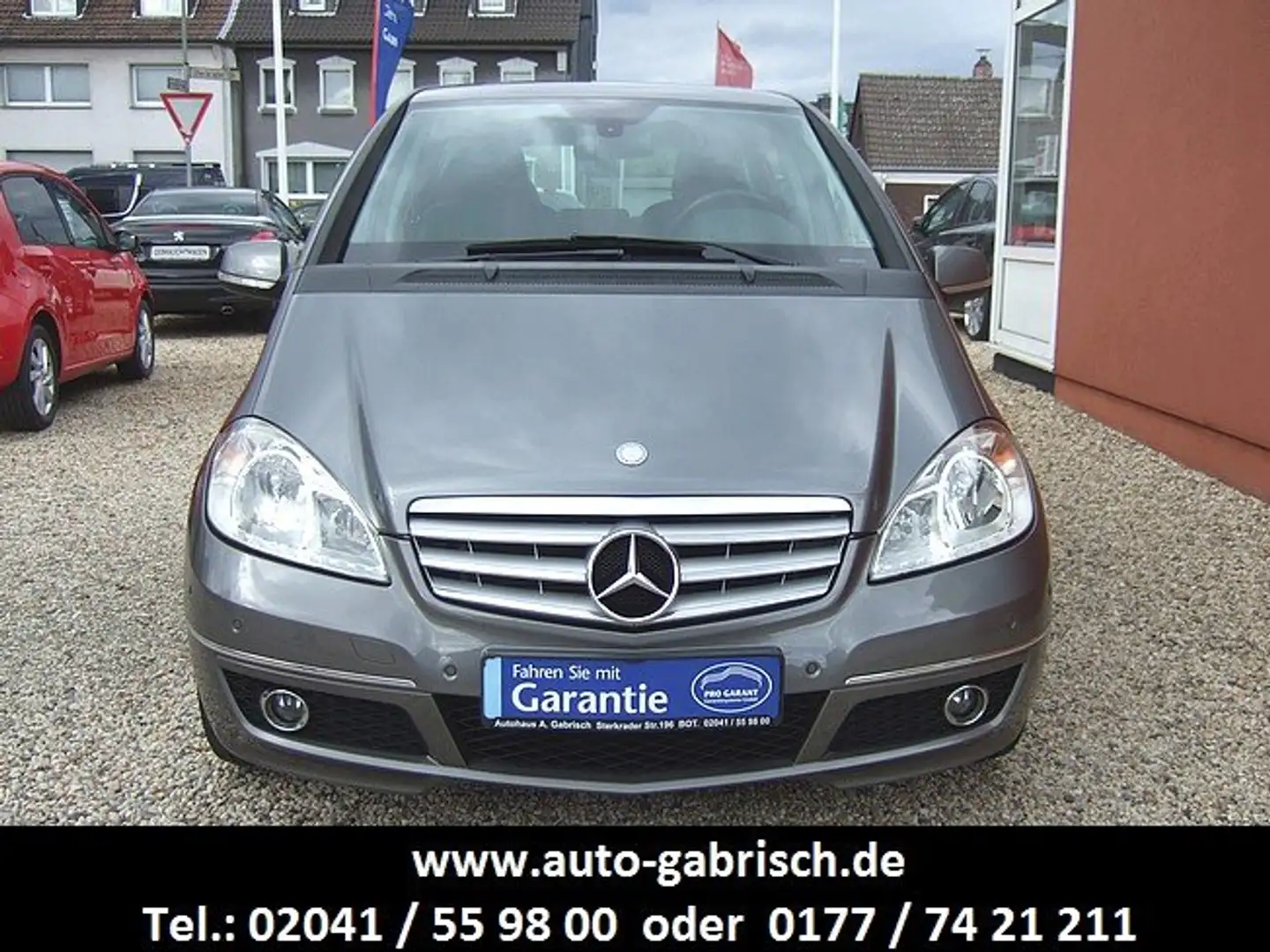 Mercedes-Benz A 180 Avantgarde,KLIMA,TEMPOMAT,SITZHEIZUNG Grau - 2