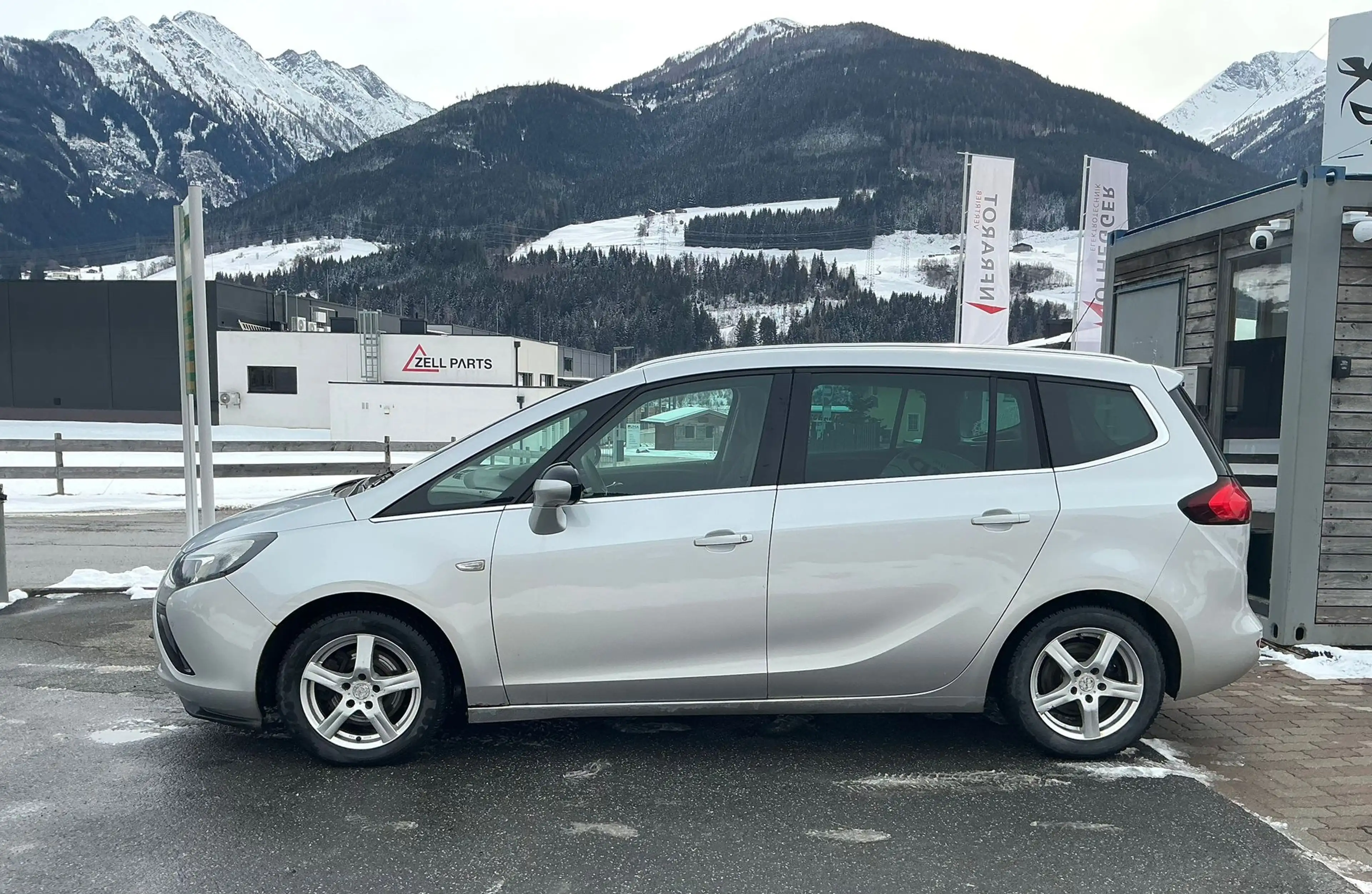 Opel Zafira Tourer Edition *7SITZER**FINANZIERUNG**GARANTIE* — photo 4