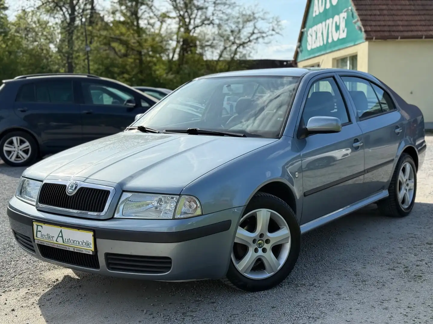 Skoda Octavia 1.6 Ambiente / KLIMA / GEPFLEGT Gris - 1
