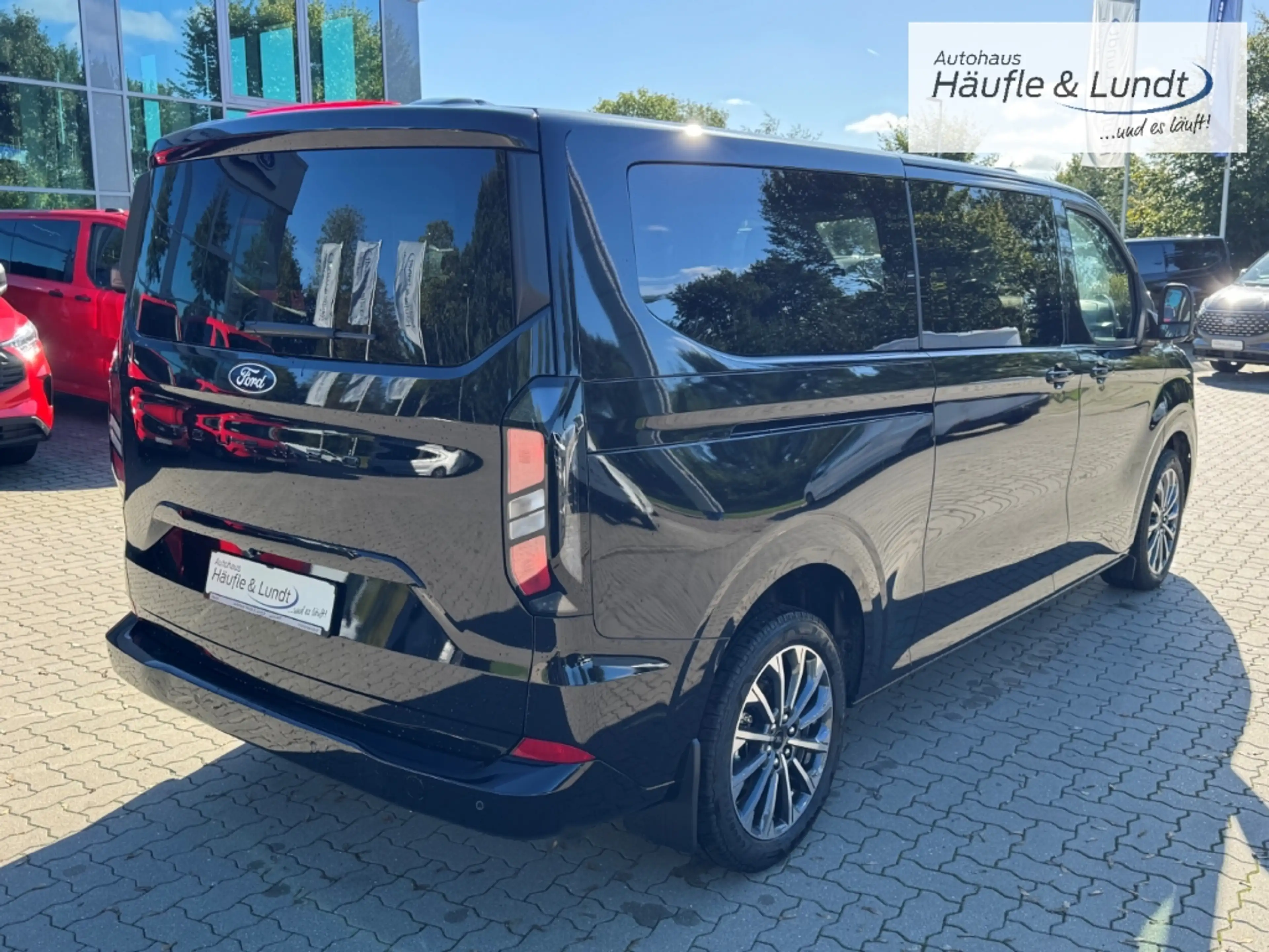 Ford Tourneo Custom L2 Titanium 170 PS Automatik -Standheizung-GJR- — photo 3