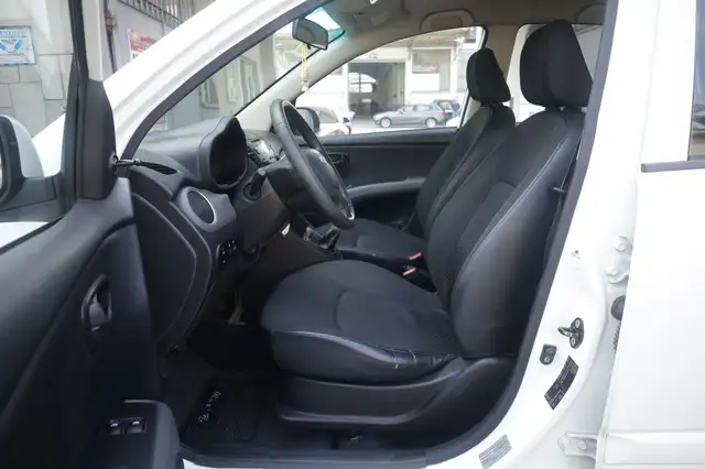 Hyundai i10 view 17