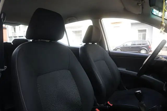 Hyundai i10 view 6
