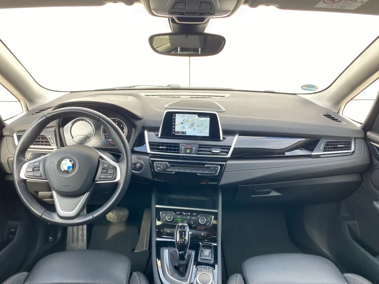 BMW 218 d Active Tourer Sport Line LED+Navi+HIFI+ Weiß - 2
