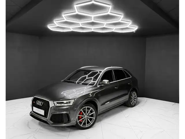 Audi RS Q3 Full Audi service - summer+winter kit