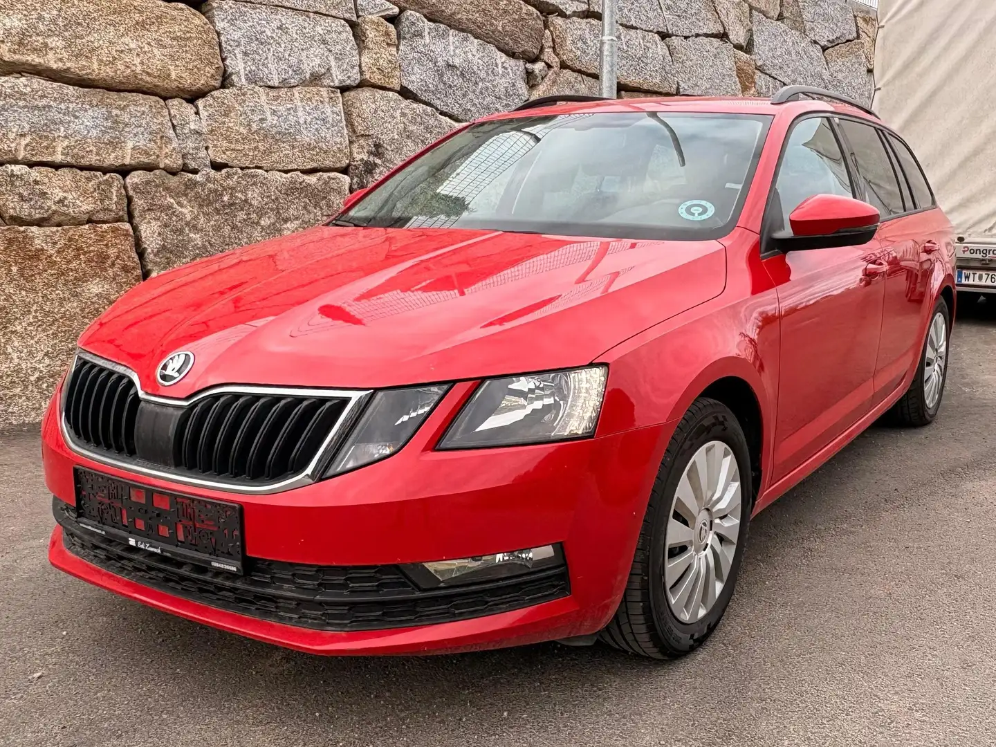 Skoda Octavia Octavia Combi 1,6 TDI Active 3x4.290,- Rot - 1