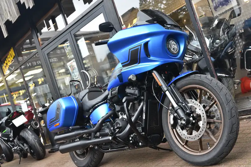 Harley-Davidson Lowrider ST - foto 5