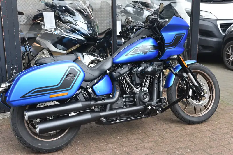 Harley-Davidson Lowrider ST - foto 3