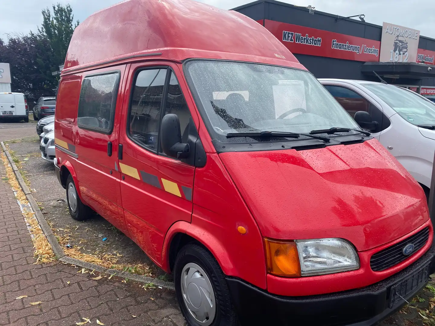 Ford Transit Rouge - 1