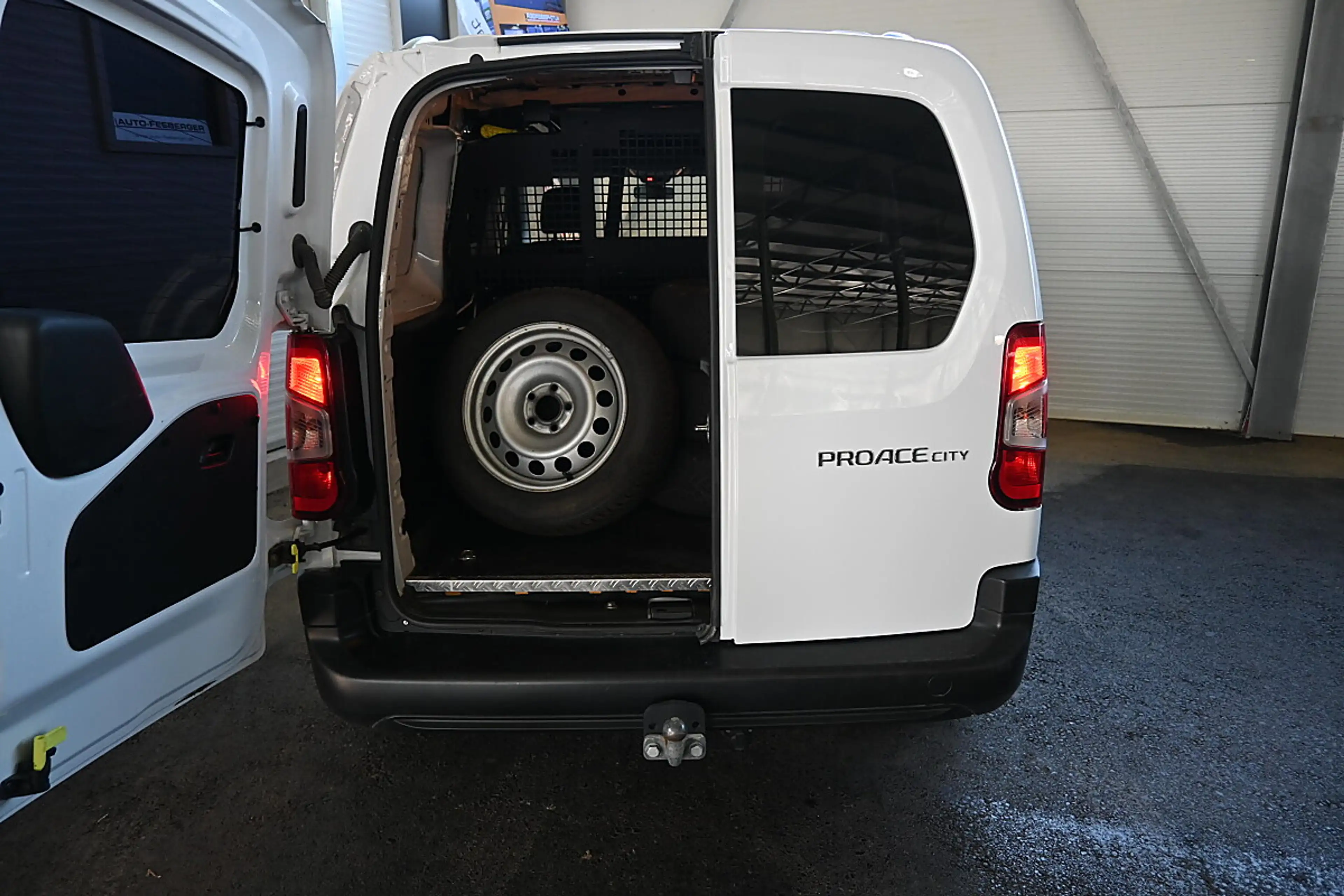 Toyota Proace City 1.5 D-4D L1 Comfort (EURO 6d) — photo 8