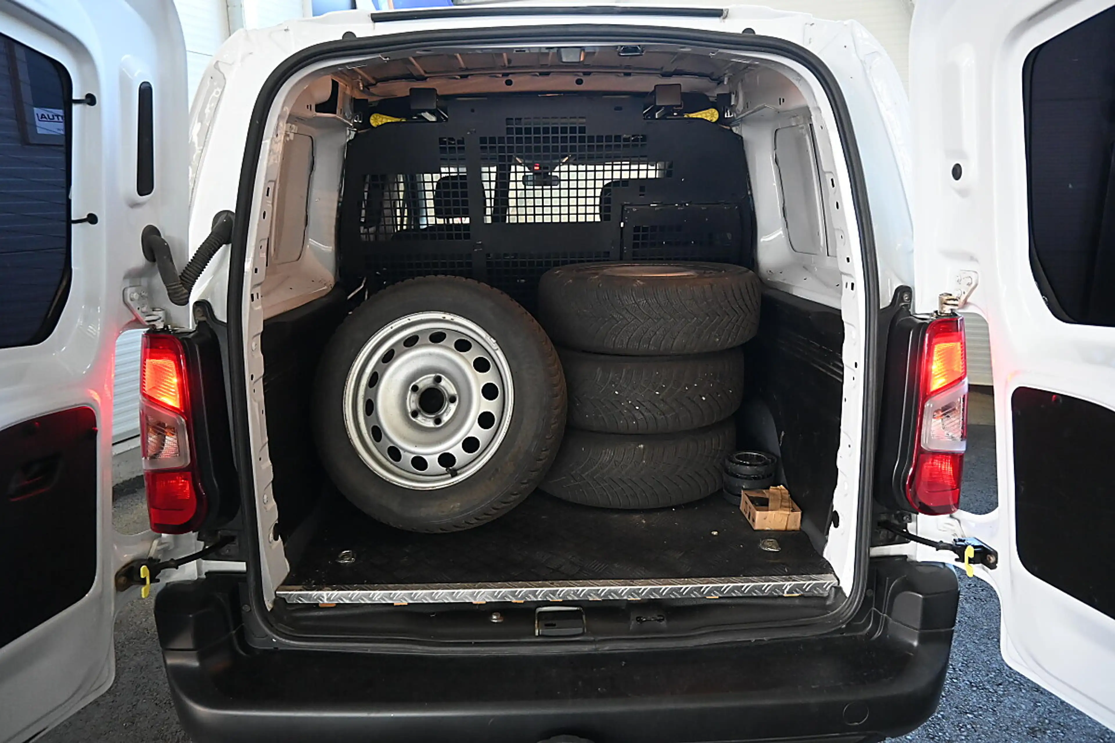 Toyota Proace City 1.5 D-4D L1 Comfort (EURO 6d) — photo 9