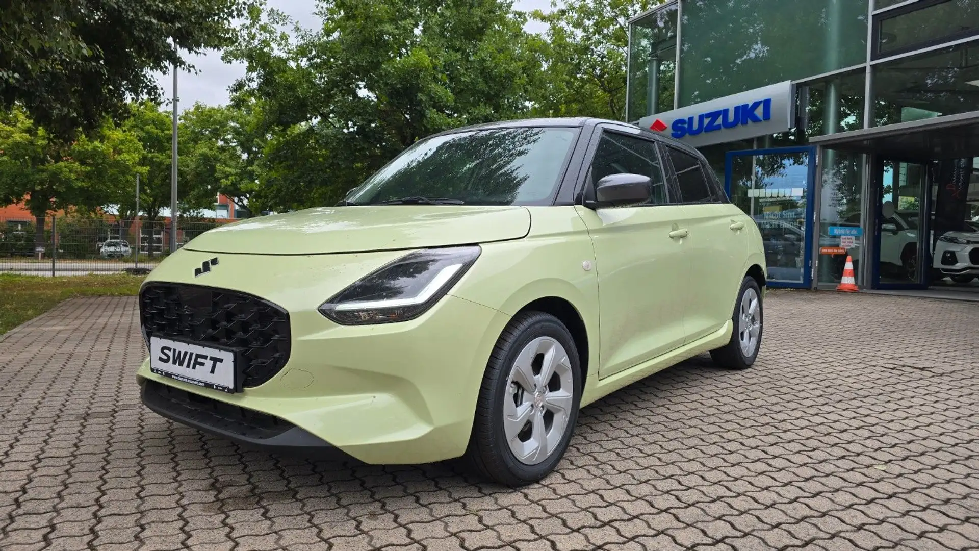 Suzuki Swift 1.2 Comfort Hybrid CVT Gelb - 1