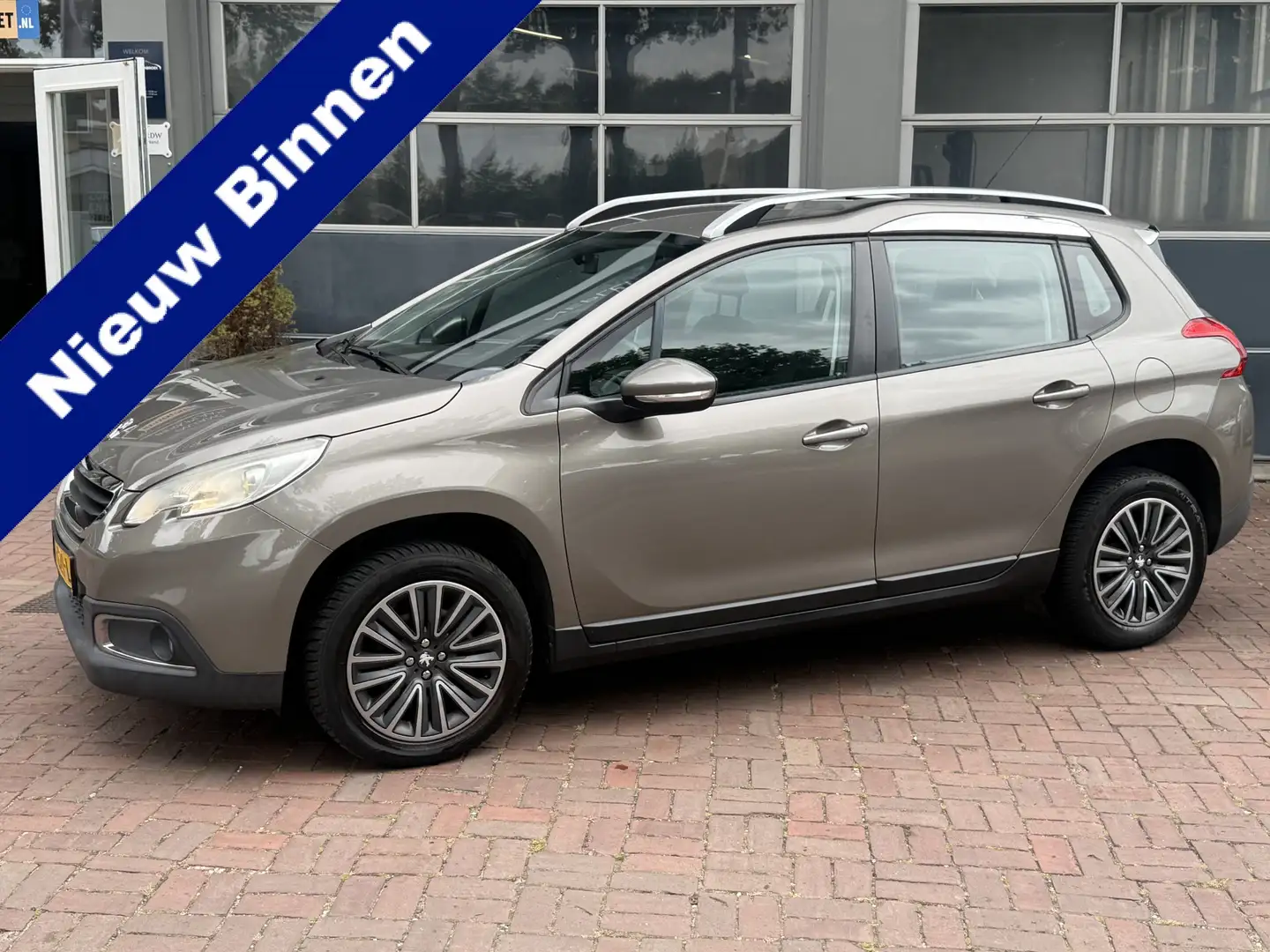 Peugeot 2008 1.2 PureTech Active Bj 2014 km 139.000 nap leuk be Grijs - 1