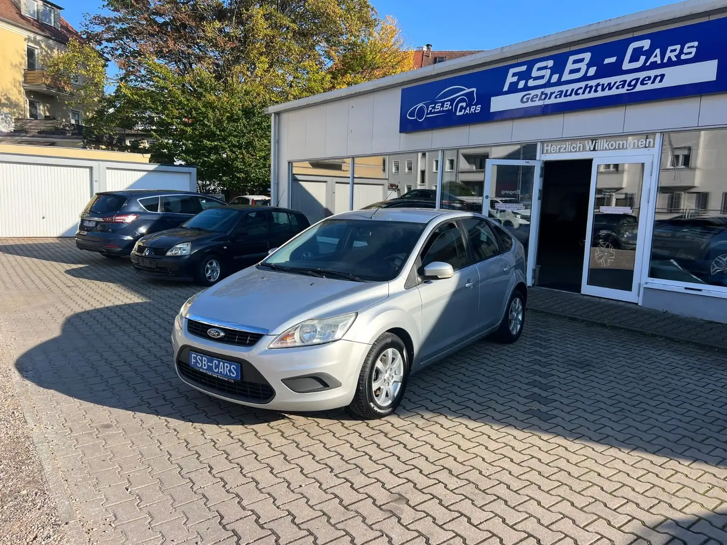 Ford Focus Lim. Style Argent - 1