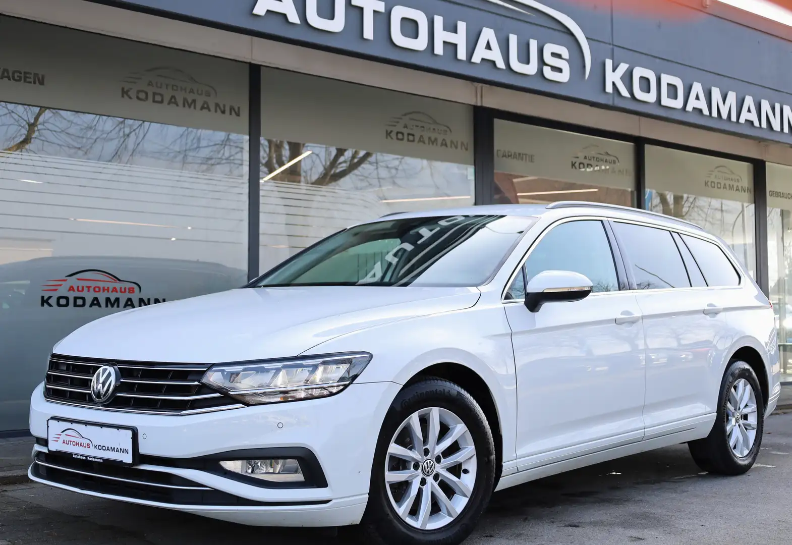Volkswagen Passat Variant Business*LED*ACC*AppConnect*AHK* Weiß - 1