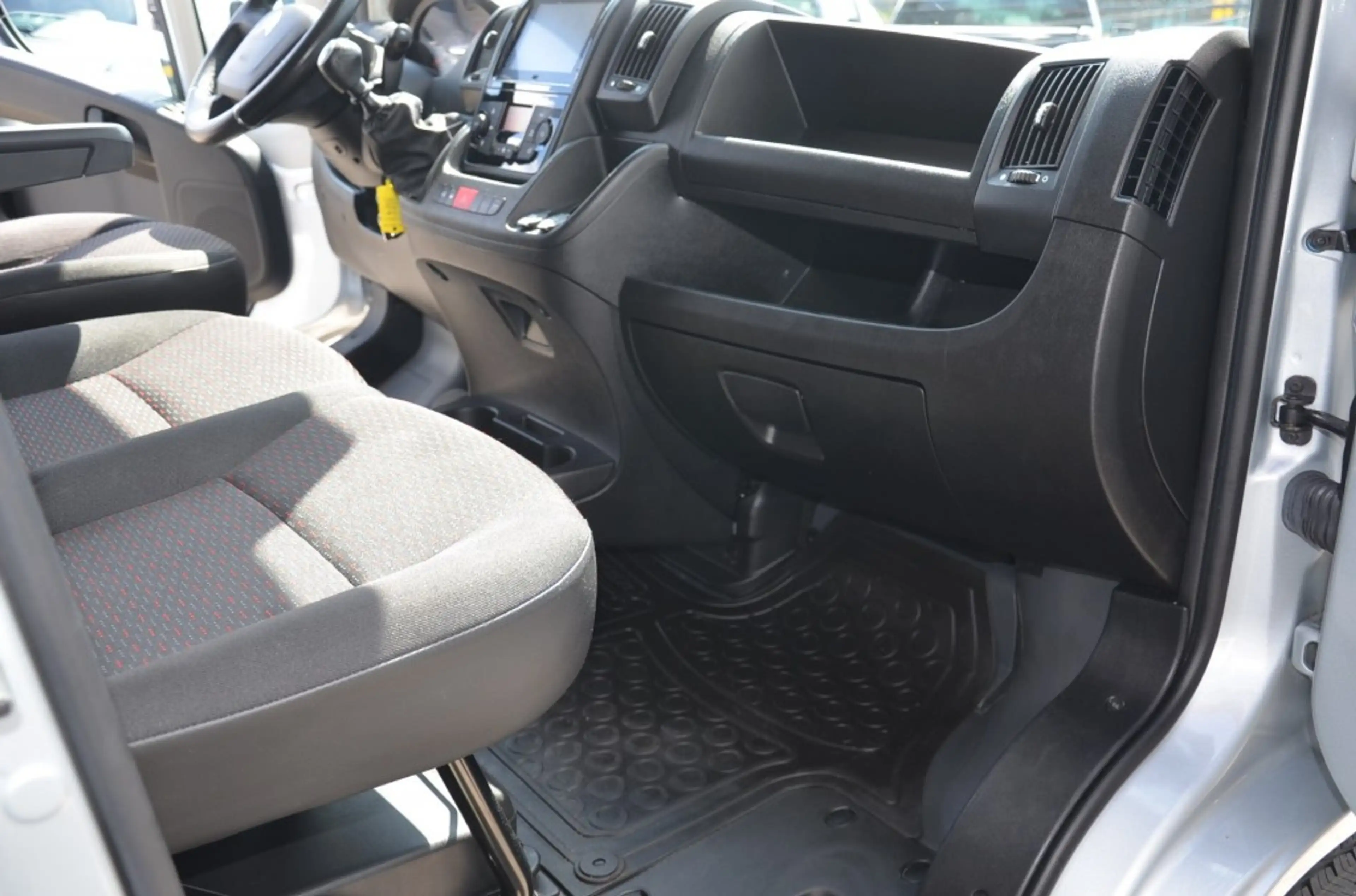 Citroen Jumper 2.2 Blue HDI L2H2  Airco — photo 10