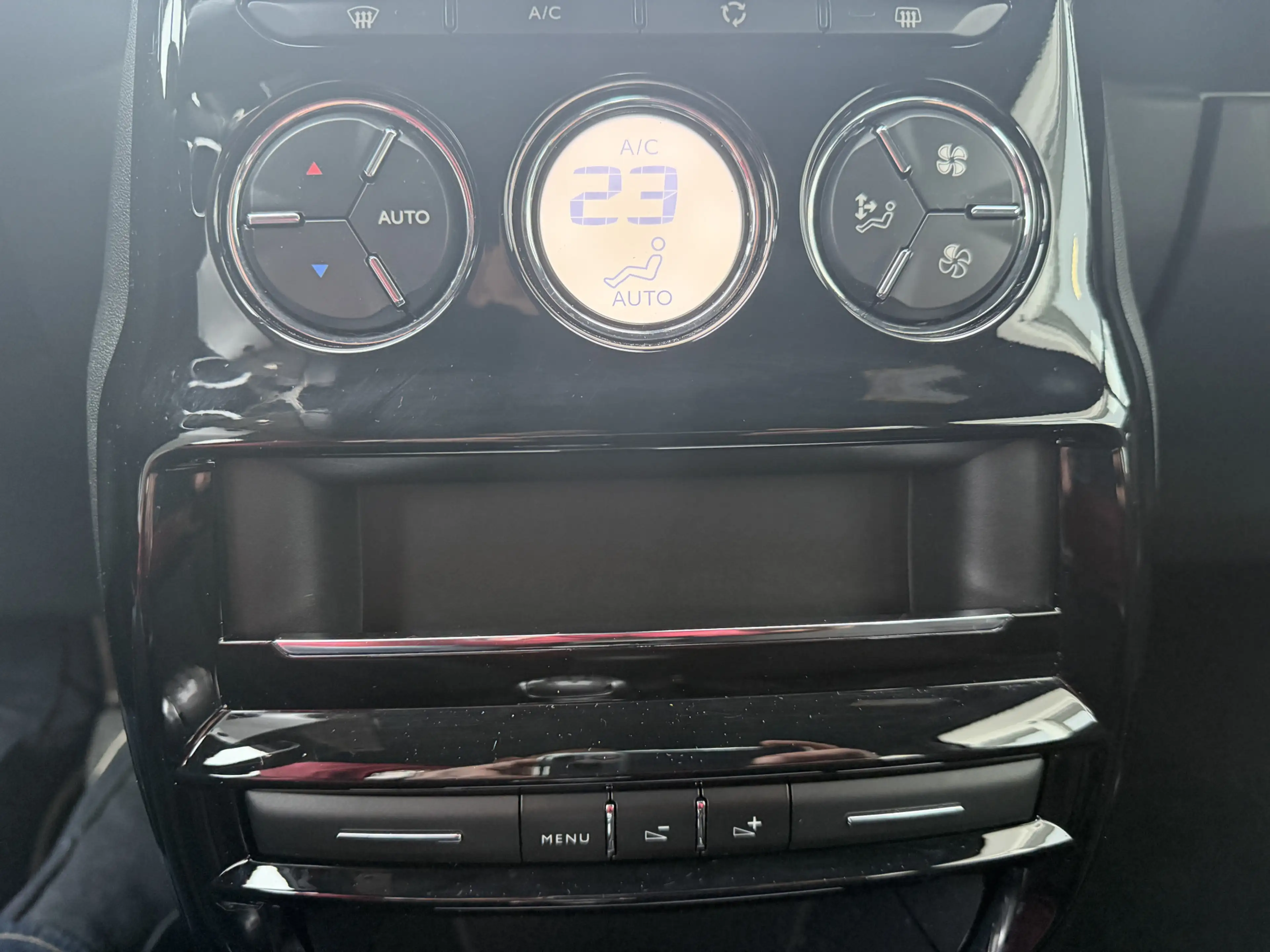 DS Automobiles DS 3 1.2 PureTech Chic — photo 14