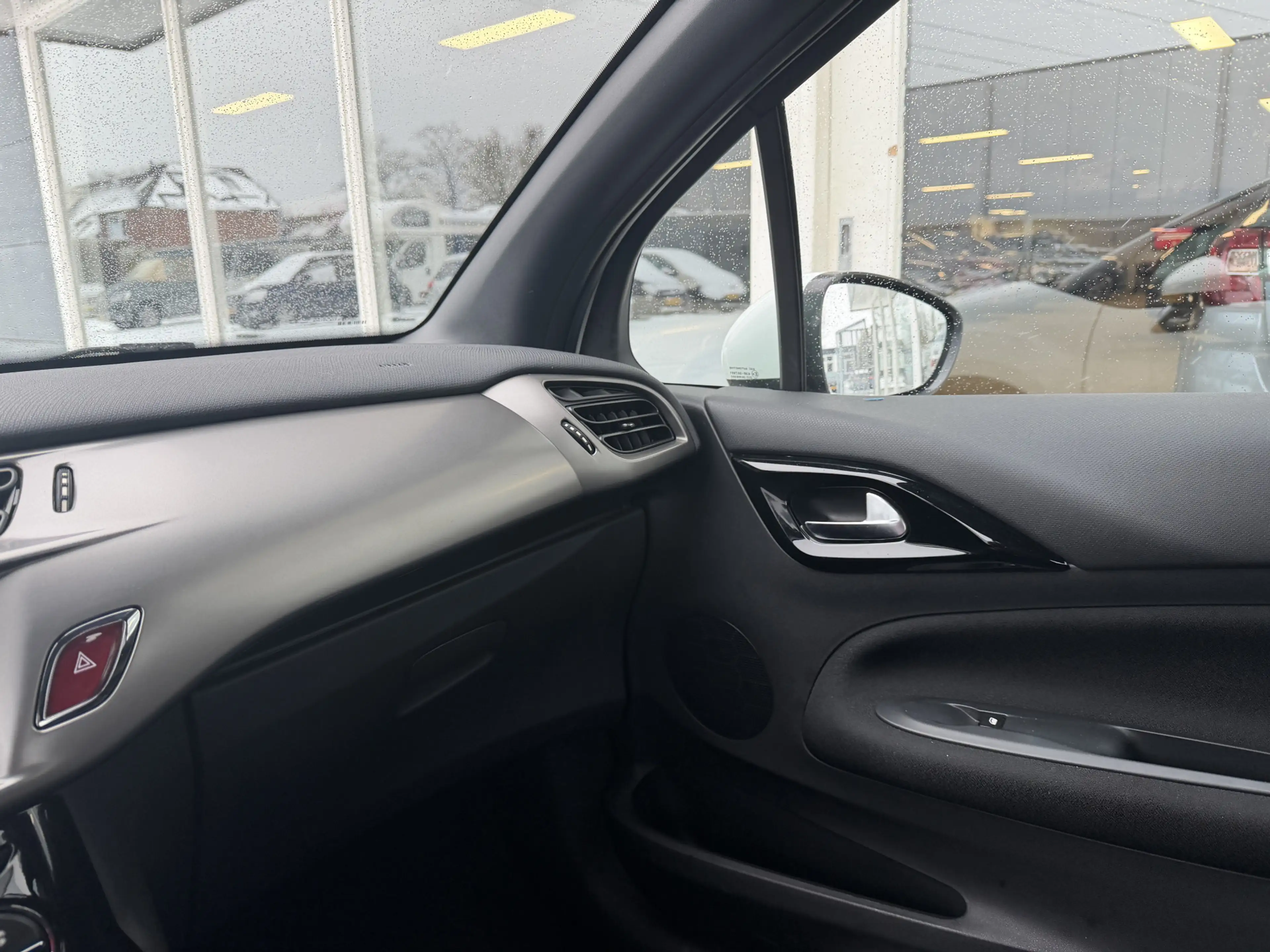 DS Automobiles DS 3 1.2 PureTech Chic — photo 15