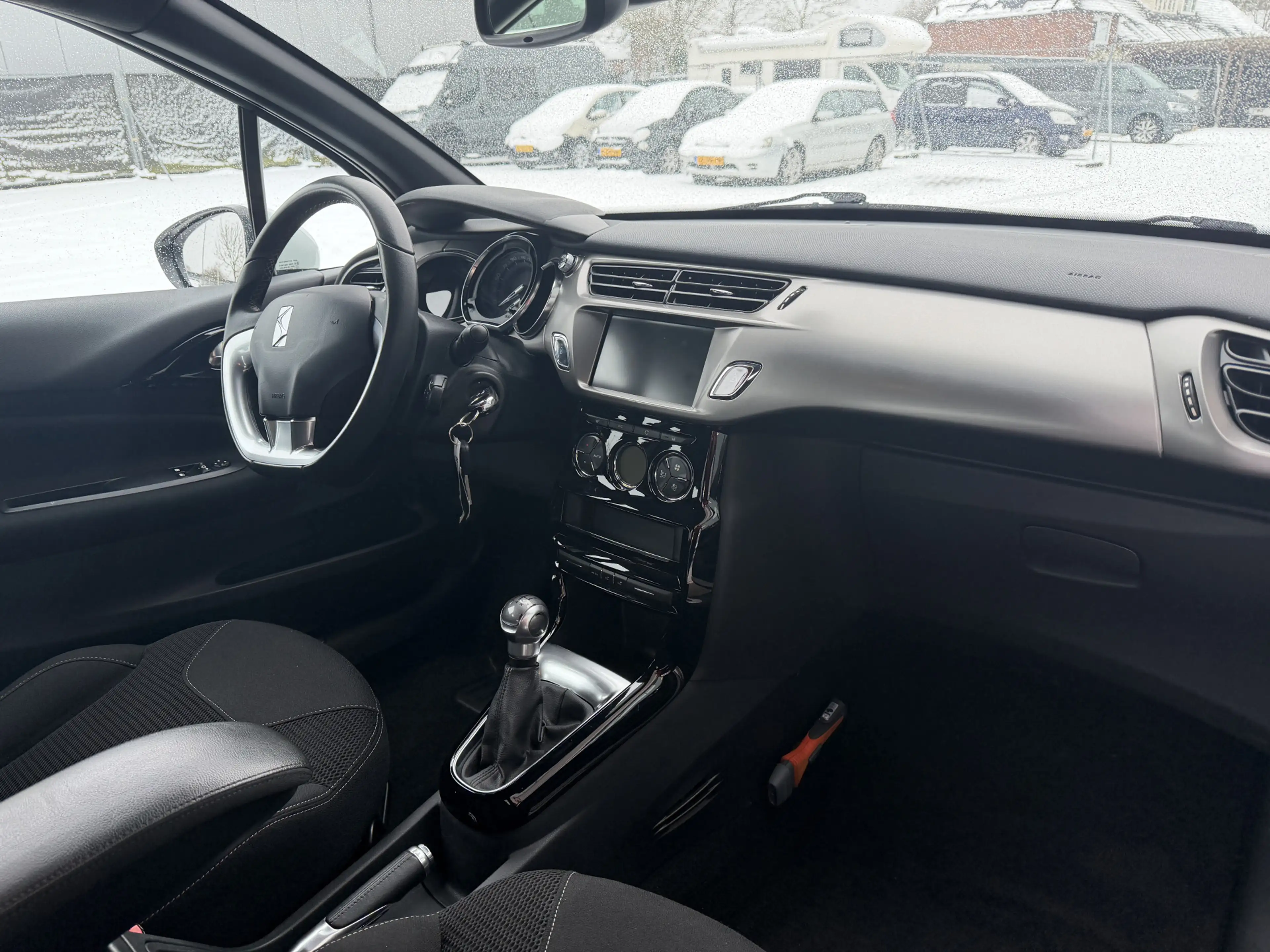 DS Automobiles DS 3 1.2 PureTech Chic — photo 9