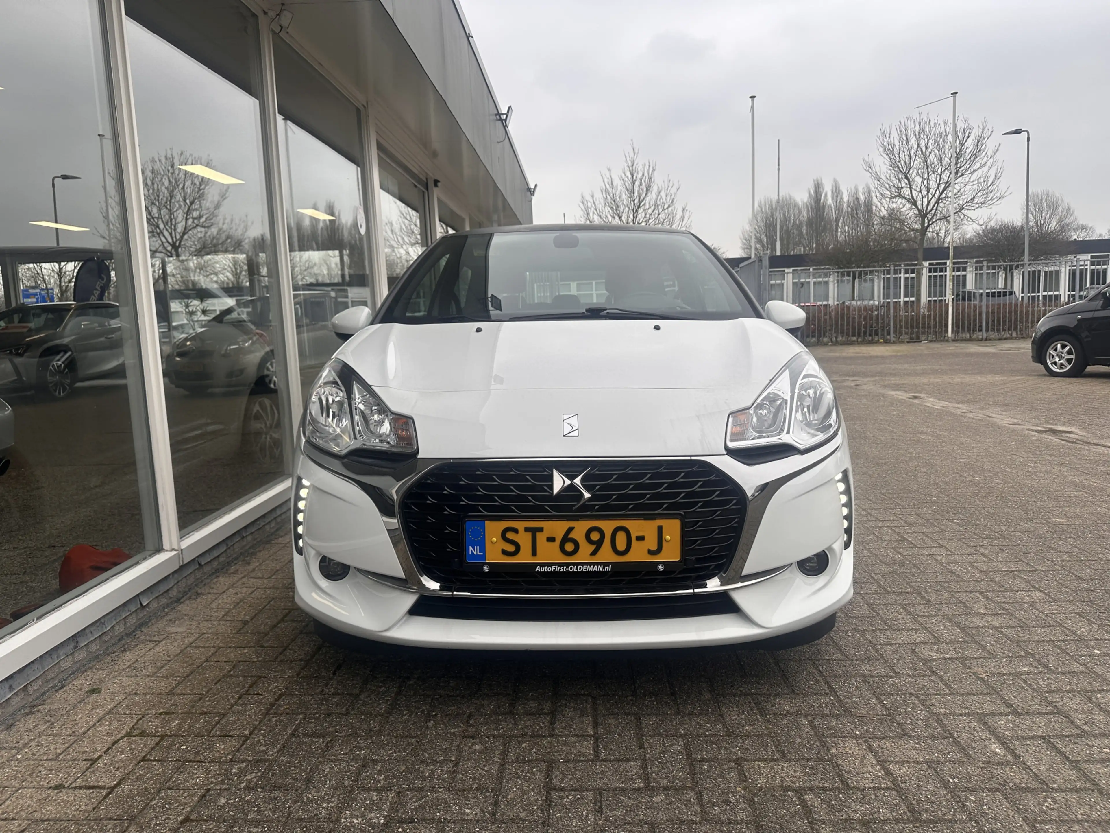 DS Automobiles DS 3 1.2 PureTech Chic — photo 2