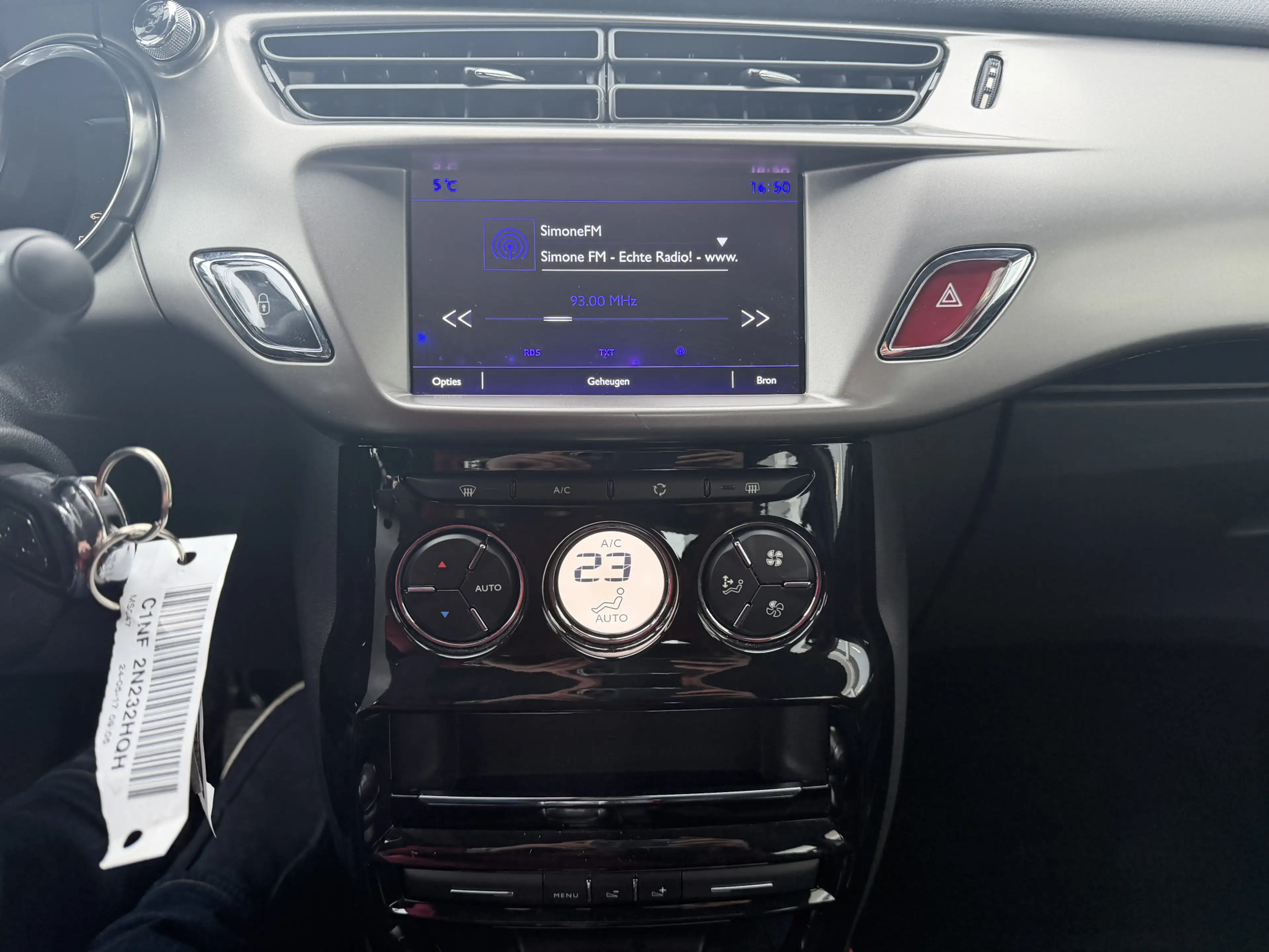 DS Automobiles DS 3 1.2 PureTech Chic — photo 12