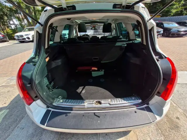 Peugeot 308 view 14