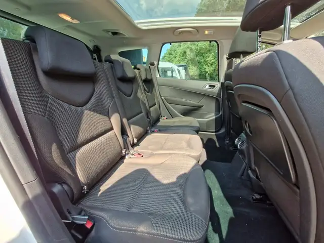 Peugeot 308 view 13