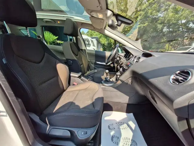 Peugeot 308 view 12